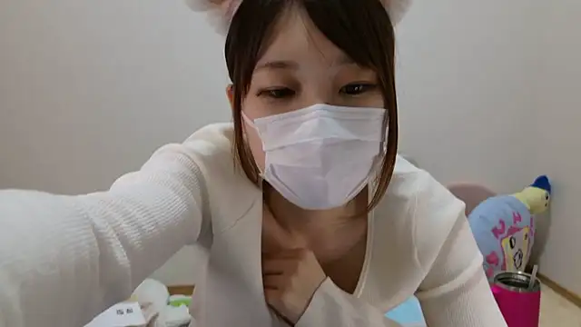 Snapshot of hi---chan- chatting on January 7, 2:42 am hi---chan- online show from January 7, 2:42 am