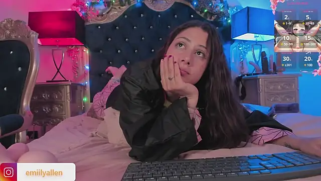 EmilyAllen  online show from December 19, 12:01 pm