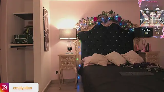 EmilyAllen  online show from December 20, 5:36 am