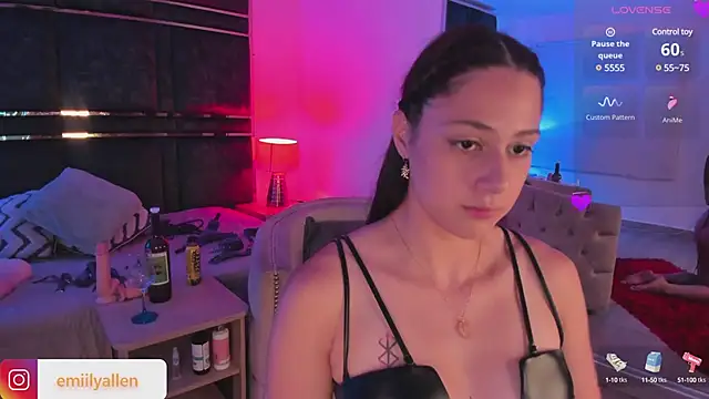 EmilyAllen  online show from January 25, 6:01 am