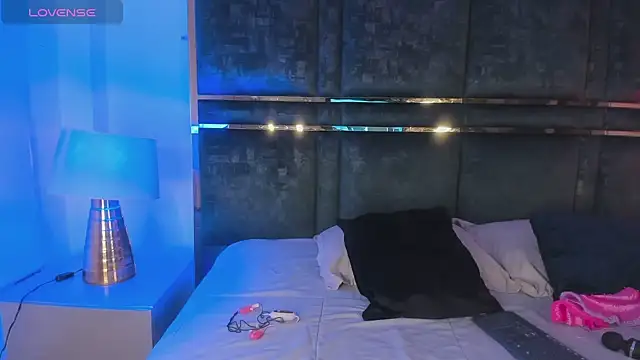 EmilyAllen  online show from February 26, 5:57 am