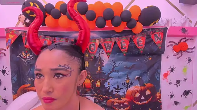 charlotte-11 online show from October 30, 3:09 pm