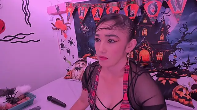 charlotte-11 online show from October 24, 3:11 pm