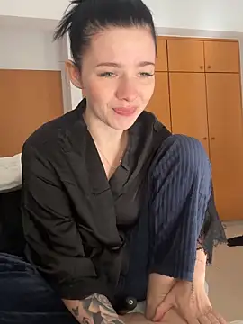 RoxiBlack online show from February 22, 7:33 am