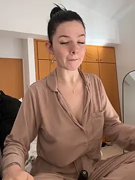 RoxiBlack online show from February 21, 7:32 am