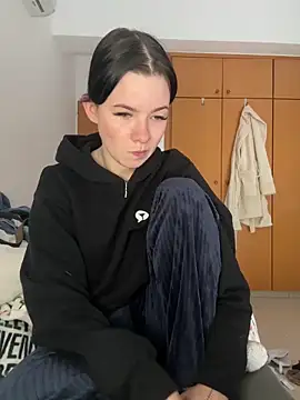 RoxiBlack online show from February 7, 8:00 am