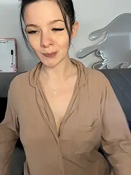 RoxiBlack online show from March 3, 8:43 am