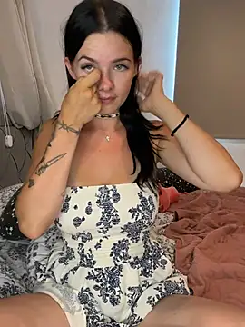 RoxiBlack online show from July 9, 1:32 pm