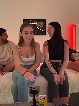 RoxiBlack online show from November 2, 7:30 pm