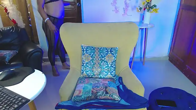 blackandwhite 2 online show from April 8, 3:13 pm