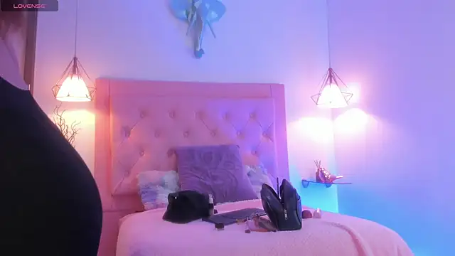 kimmy099 online show from March 18, 7:33 pm