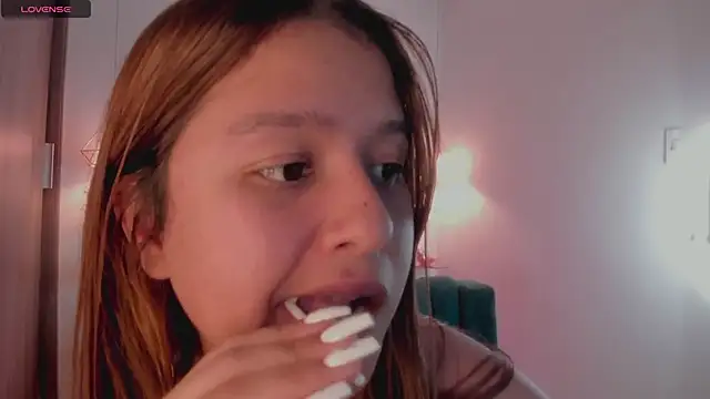 kimmy099 online show from February 13, 11:15 pm