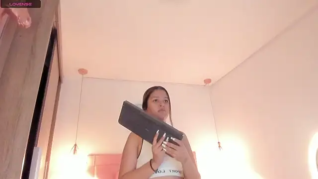 kimmy099 online show from March 9, 7:48 pm