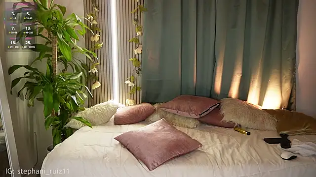 RossemaryRain online show from April 15, 7:58 pm