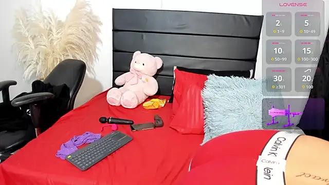 Julieta Coopeer  online show from September 21, 7:02 am