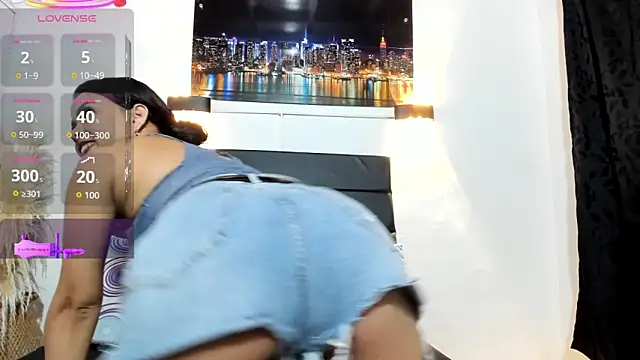 Julieta Coopeer  online show from January 8, 10:32 am