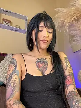 Snapshot of Sweetie_Arianna chatting on September 10, 2:10 am Sweetie Arianna online show from September 10, 2:10 am