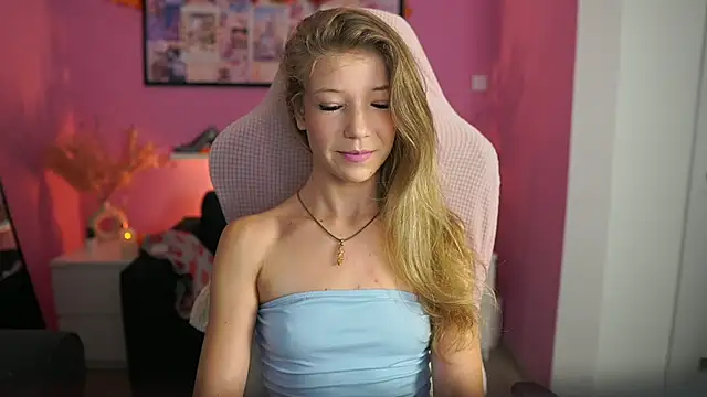 missicute online show from November 1, 2:44 pm