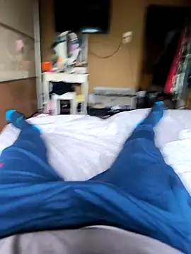 Yolinga205 online show from November 17, 7:45 am