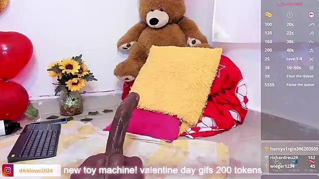 daarklover online show from February 15, 10:00 am