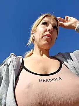 blondyruby online show from February 23, 10:38 am