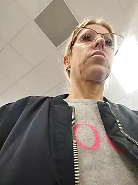 blondyruby online show from January 7, 9:36 am