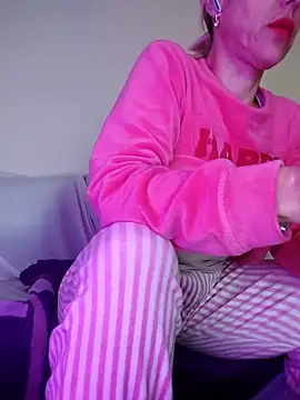 blondyruby online show from February 8, 11:30 am