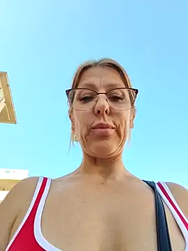 blondyruby online show from May 26, 8:01 am