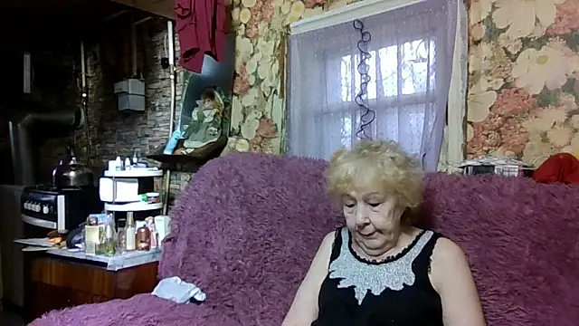  Estelitta 5 online show from December 18, 8:19 am