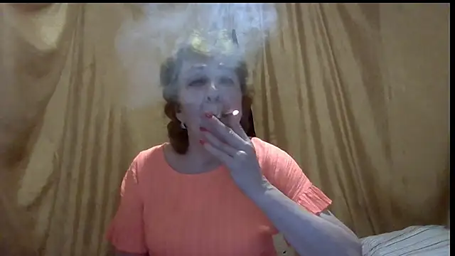 Snapshot of _Estelitta_5 chatting on June 17, 5:23 pm Estelitta 5 online show from June 17, 5:23 pm