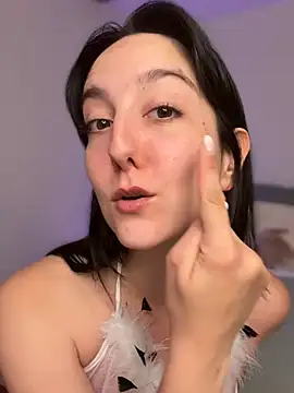  Juliette online show from April 5, 7:09 pm