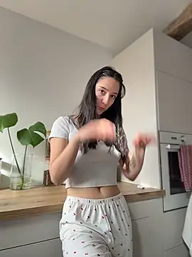  Juliette online show from March 4, 9:17 am