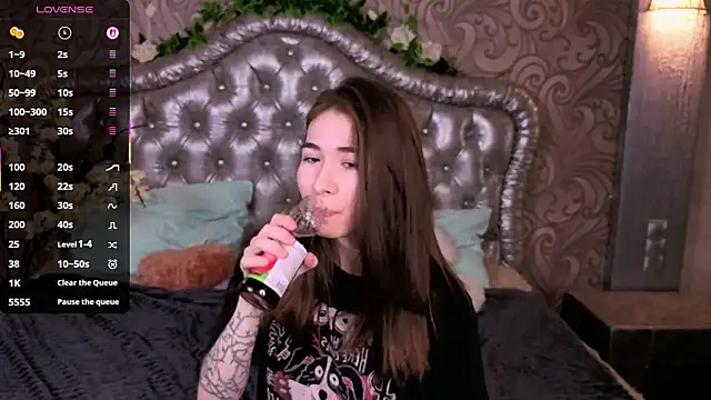 Snapshot of ashleyro1 chatting on February 11, 1:55 pm ashleyro1 online show from February 11, 1:55 pm