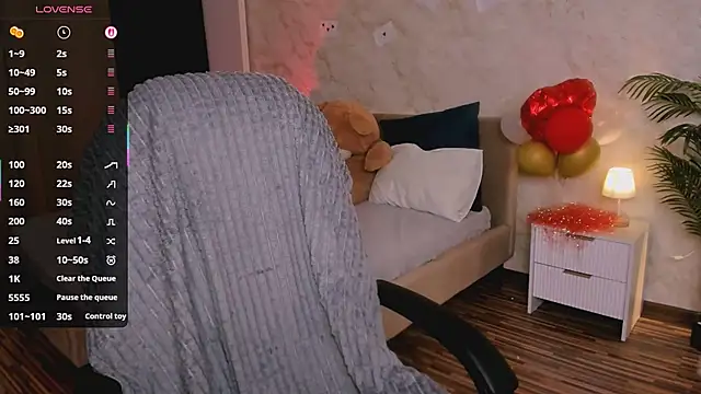 Snapshot of ashleyro1 chatting on February 21, 1:35 pm ashleyro1 online show from February 21, 1:35 pm