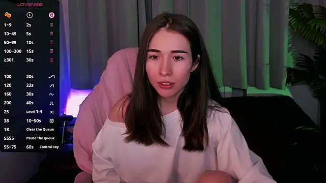 Snapshot of ashleyro1 chatting on December 5, 1:21 pm ashleyro1 online show from December 5, 1:21 pm