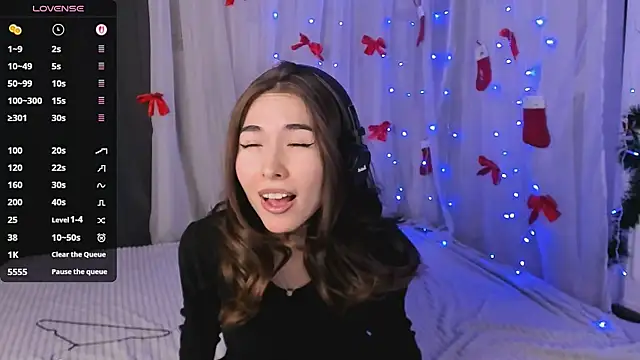 Snapshot of ashleyro1 chatting on January 9, 1:18 pm ashleyro1 online show from January 9, 1:18 pm