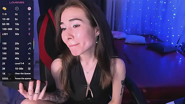 Snapshot of ashleyro1 chatting on February 15, 1:43 pm ashleyro1 online show from February 15, 1:43 pm