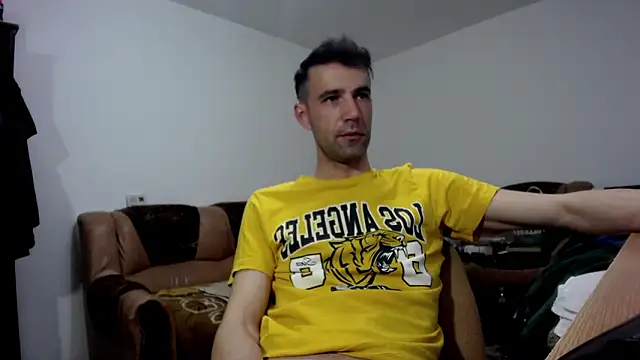 I like older menn online show from March 28, 7:20 am