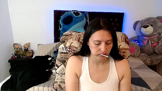 Snapshot of Lorenahot_06 chatting on April 21, 5:41 pm Lorenahot 06 online show from April 21, 5:41 pm