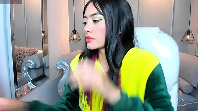 AzuraKindong online show from January 8, 7:20 pm