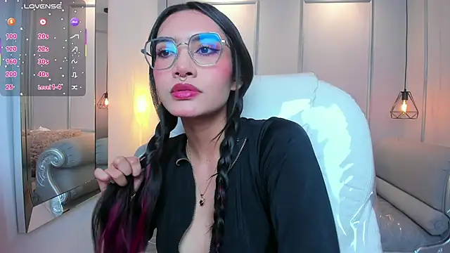 Snapshot of AzuraKindong chatting on October 15, 7:11 pm AzuraKindong online show from October 15, 7:11 pm
