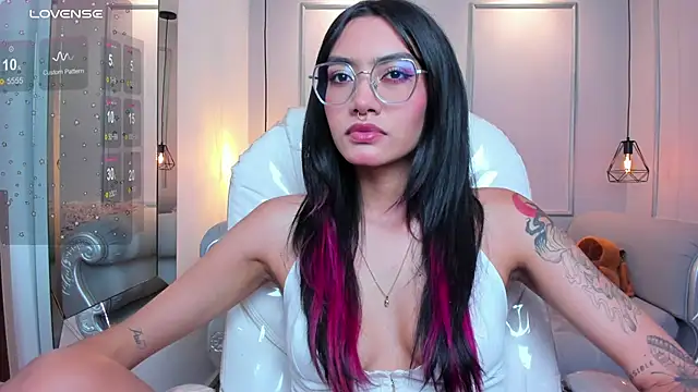 Snapshot of AzuraKindong chatting on September 10, 7:24 pm AzuraKindong online show from September 10, 7:24 pm