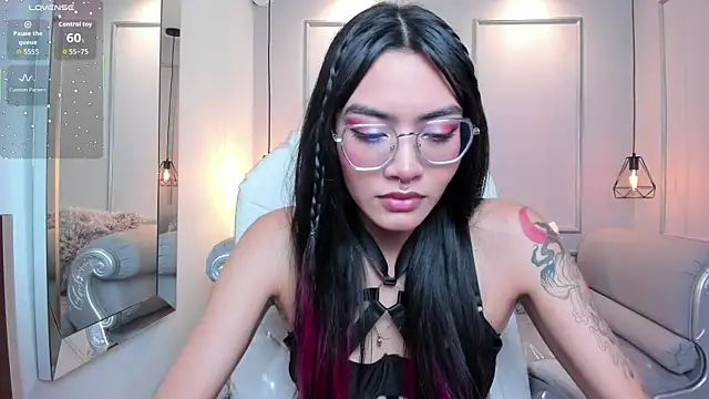 Snapshot of AzuraKindong chatting on October 1, 7:40 pm AzuraKindong online show from October 1, 7:40 pm