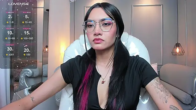 AzuraKindong online show from November 13, 7:29 pm