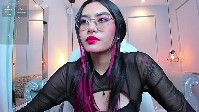 Snapshot of AzuraKindong chatting on March 8, 10:45 pm AzuraKindong online show from March 8, 10:45 pm