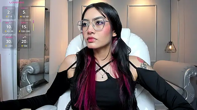 AzuraKindong online show from January 5, 7:28 pm