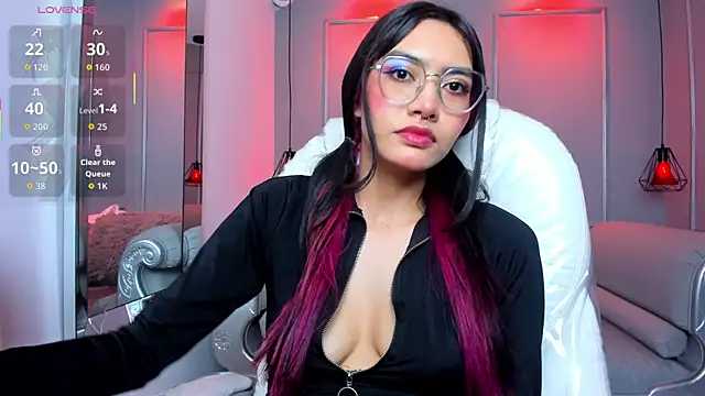 AzuraKindong online show from December 19, 7:38 pm