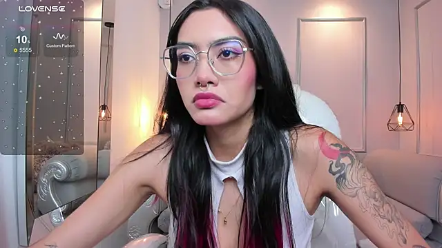 Snapshot of AzuraKindong chatting on September 12, 7:13 pm AzuraKindong online show from September 12, 7:13 pm