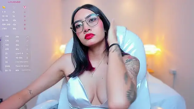 AzuraKindong online show from March 18, 7:26 pm