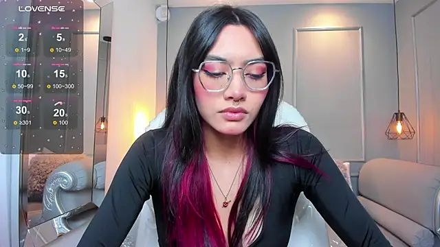 AzuraKindong online show from November 18, 7:17 pm